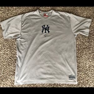 2009 New York Yankees NikeFIT Dry Shirt, Men’s XL